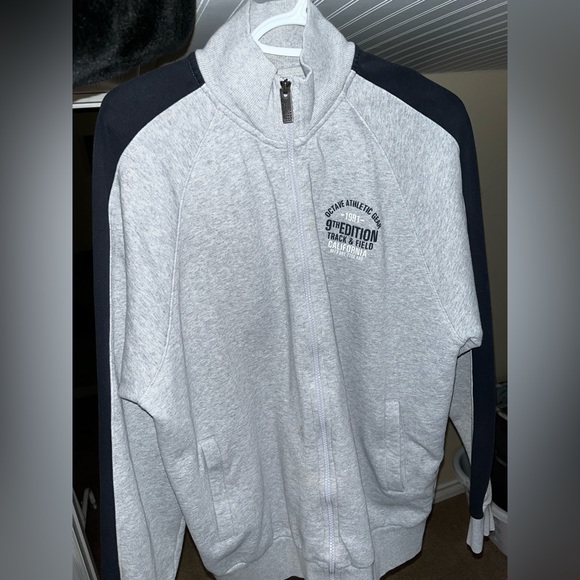 Oversized zip up grey hoodie - Picture 12 of 15